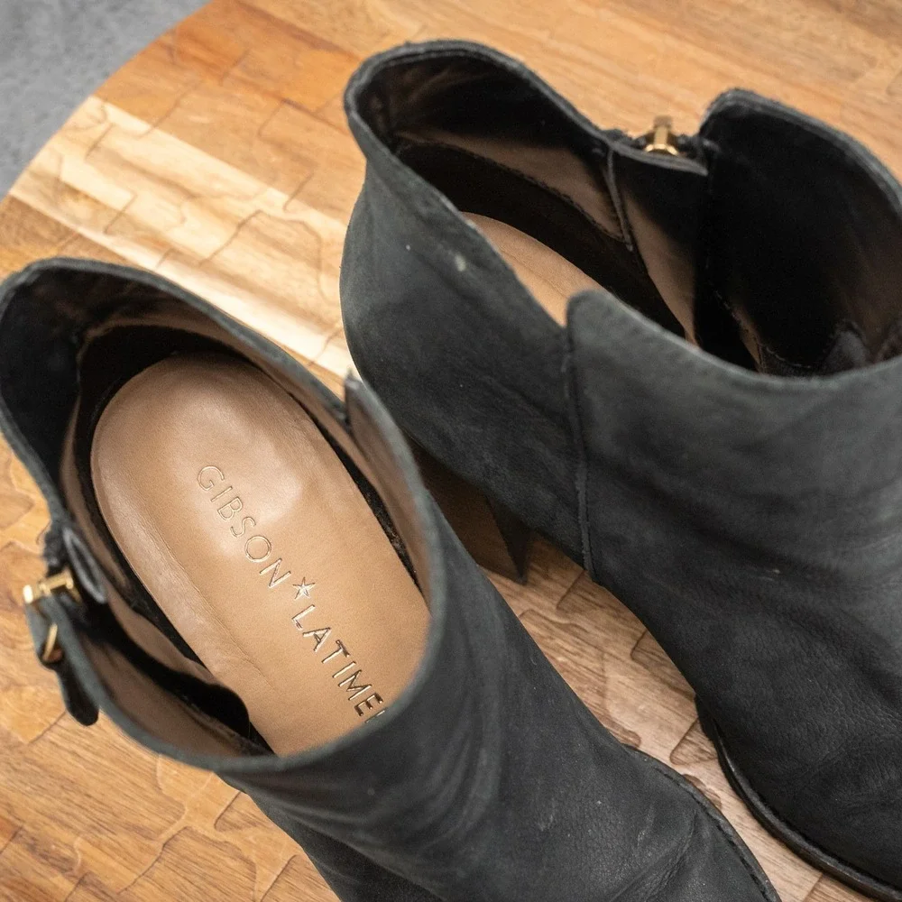 Gibson-Latimer Black Suede Ankle Boots‎ Size 6 M Used